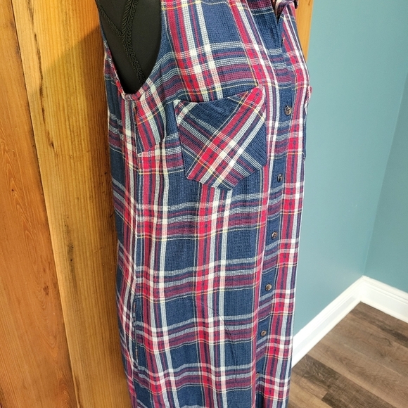 Tommy Hilfiger Sleeveless Plaid Button-Up Shirt - Picture 7 of 16